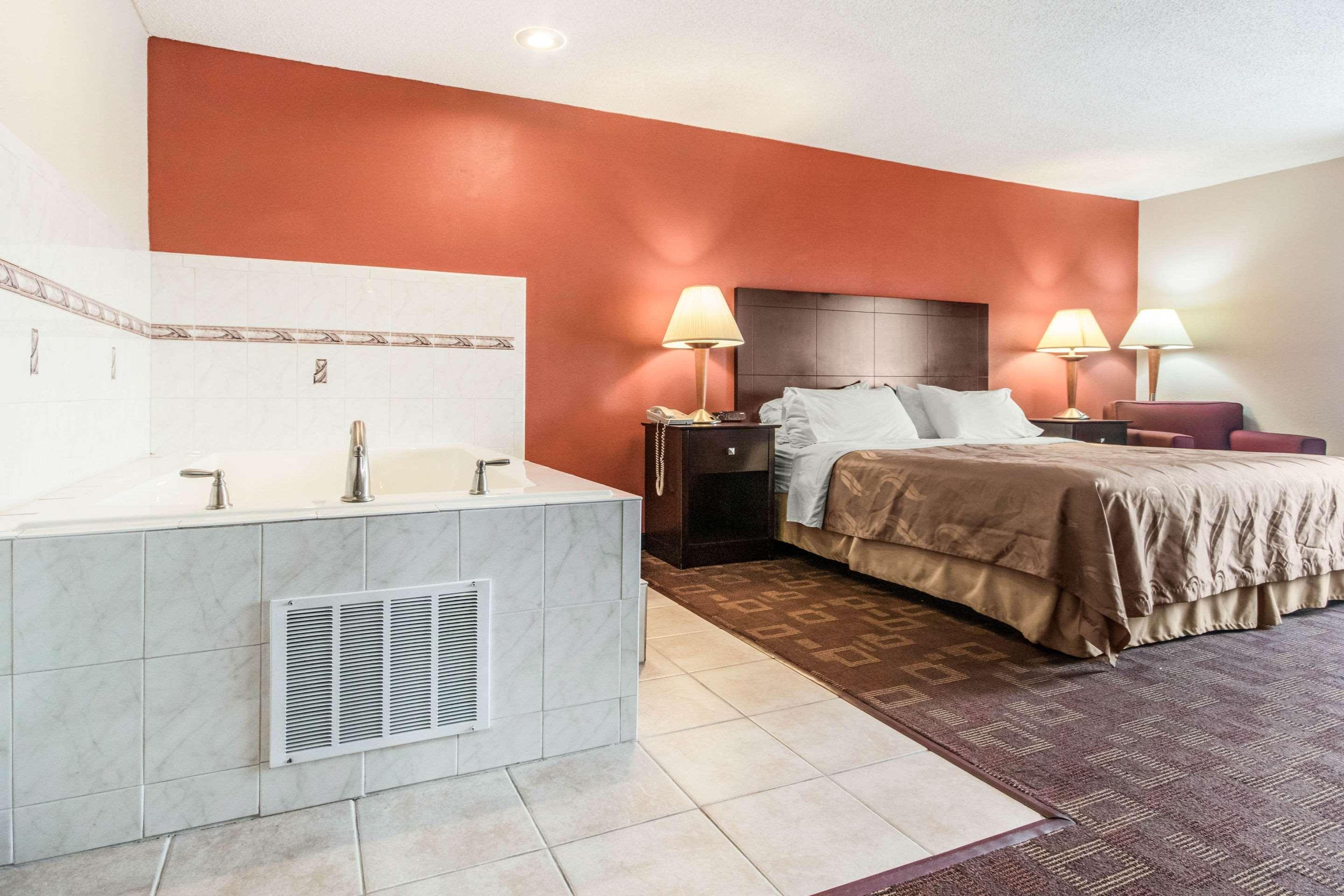 Holiday Inn Express Cincinnati-Лоренсбург Екстер'єр фото