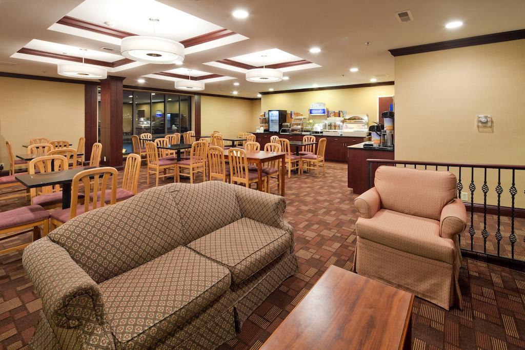 Holiday Inn Express Cincinnati-Лоренсбург Екстер'єр фото