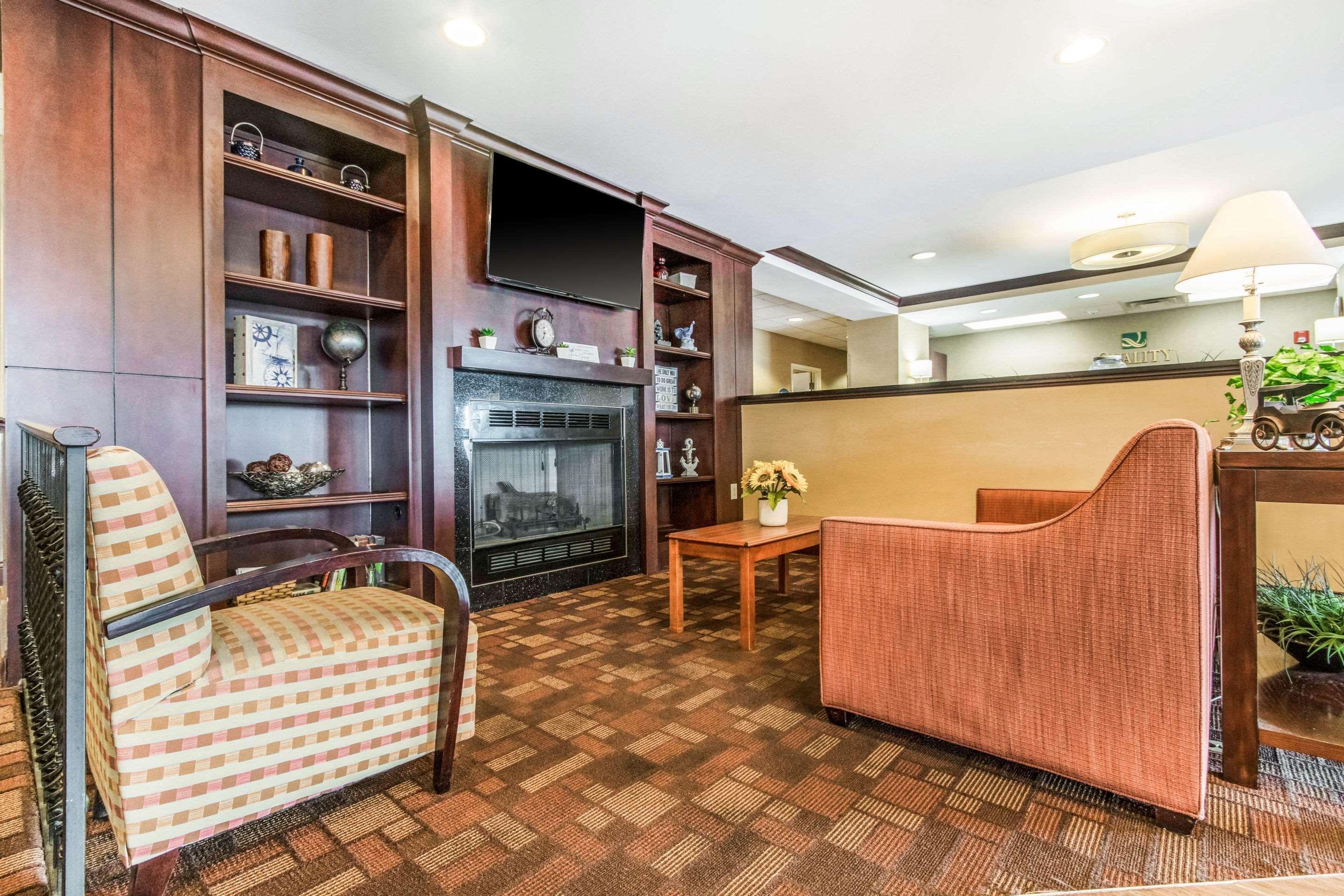 Holiday Inn Express Cincinnati-Лоренсбург Екстер'єр фото